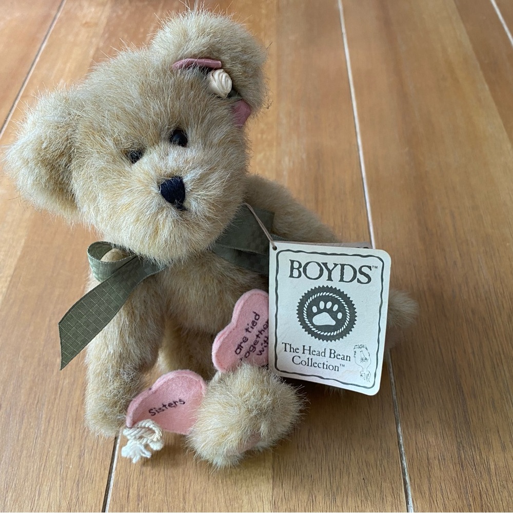 Boyds Plush Bear Sissy Bearhugs Collection